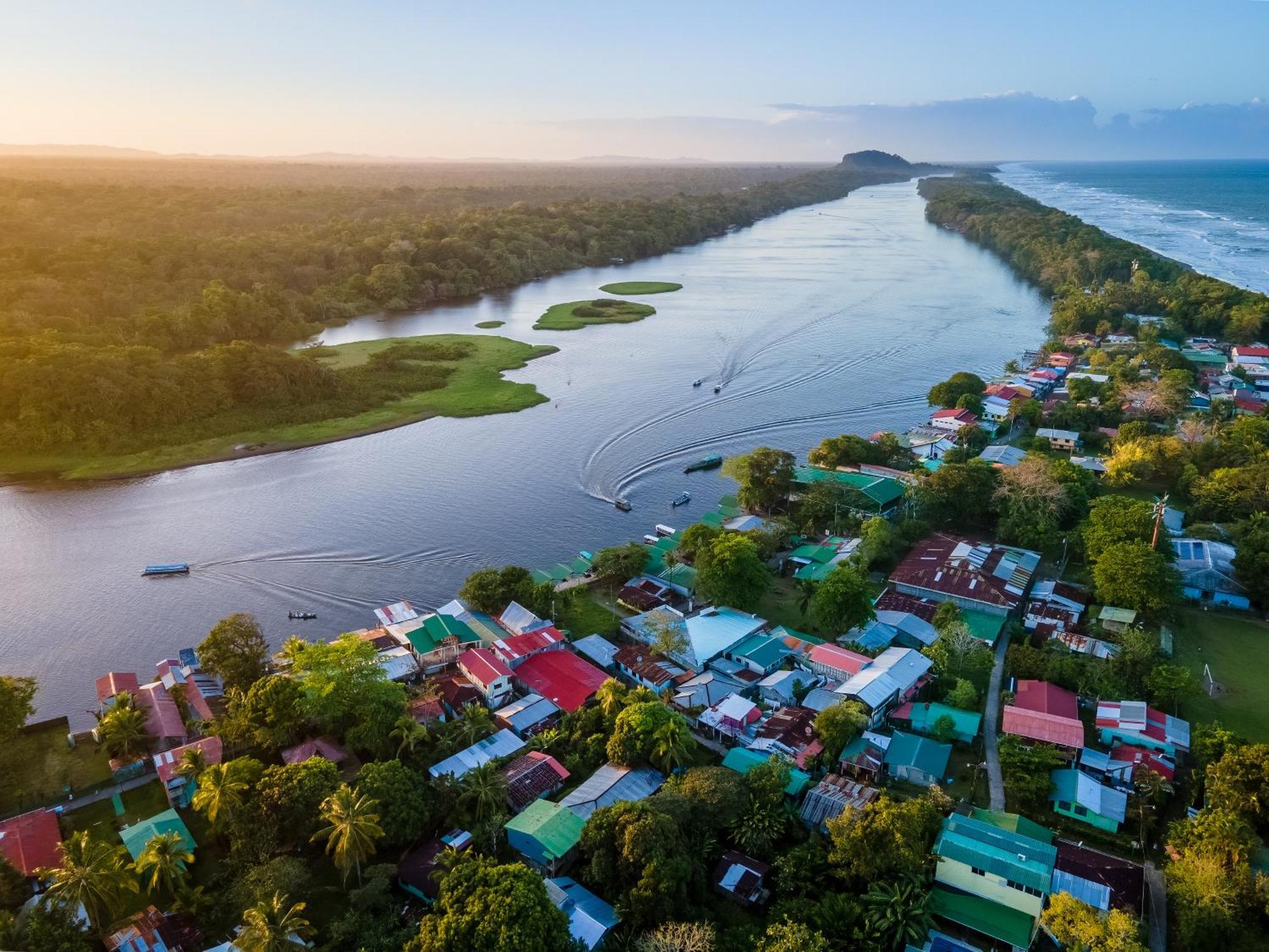 Caribbean View House Hotel Tortuguero Buitenkant foto