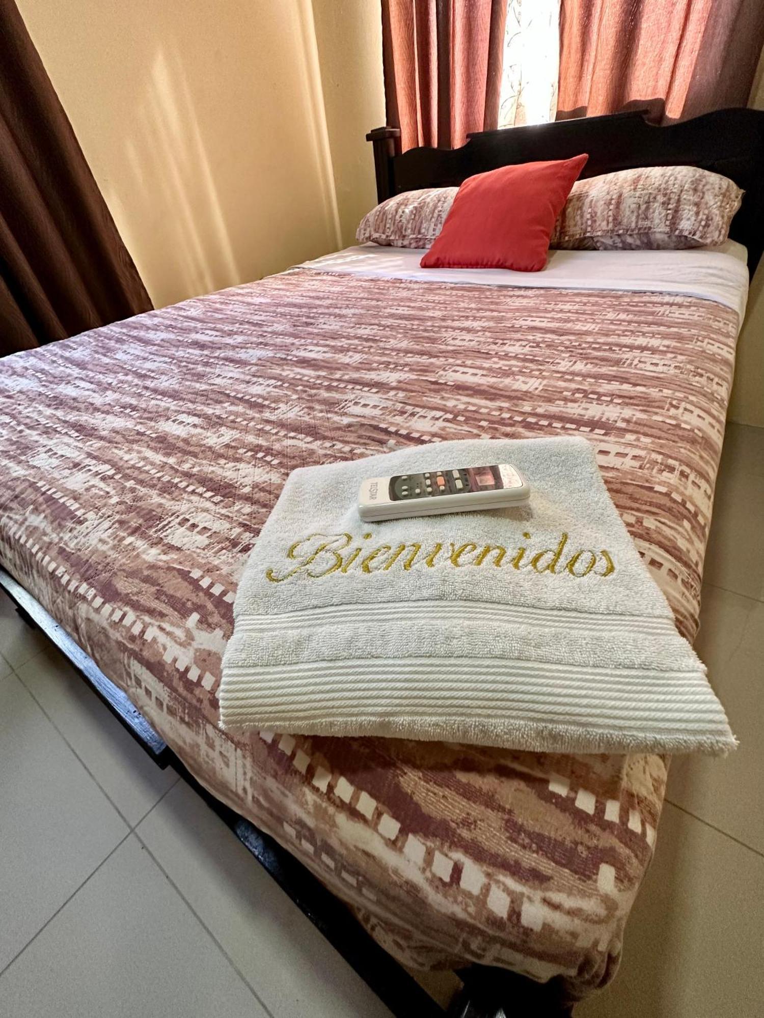 Caribbean View House Hotel Tortuguero Buitenkant foto